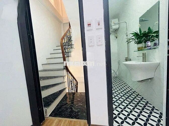 Cho thuê nhà riêng Dốc Thọ Lão - Lò Đúc - 30m2 - 4 tầng