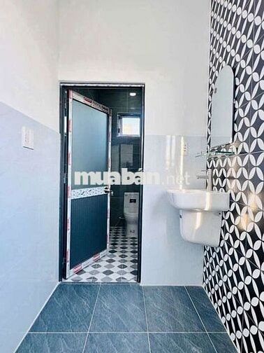 🏡 NHÀ 1 TRỆT 1 LẦU 100M² GIÁ 2TỶ5, 4PN, SÂN ÔTÔ, SHR ĐẸP 🏡