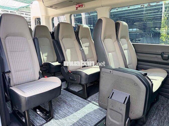 Ford Transit 2024 LƯỚT 1 VẠN XE RẤT MỚI 99%