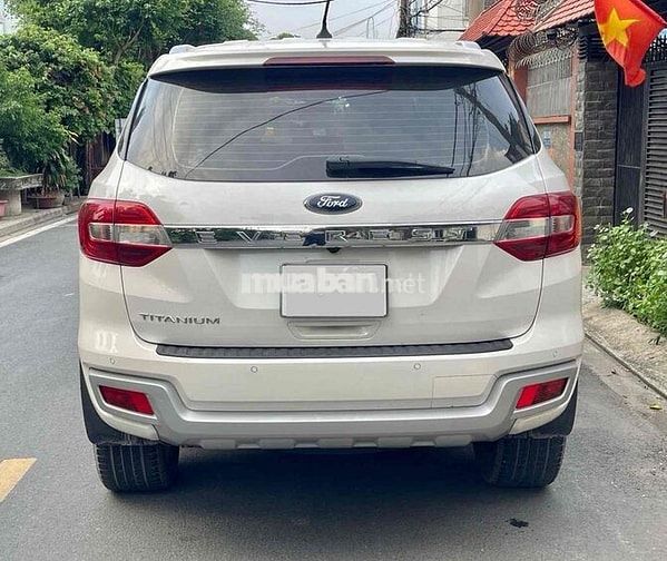 Ford Everest 2022 Titanium Trắng 23.000km