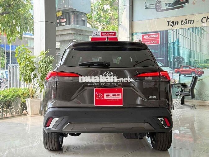 Cross 1.8V 2023 đi nhẹ 5000km