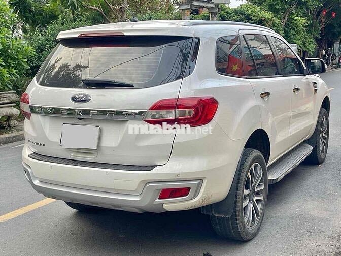 Ford Everest 2022 Titanium Trắng 23.000km