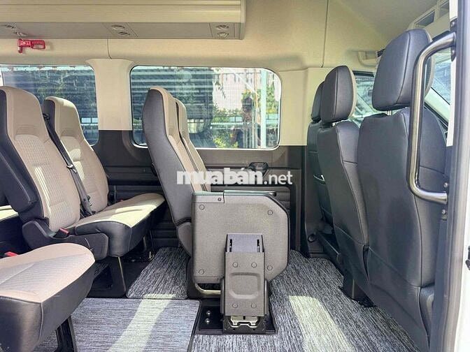 Ford Transit 2024 LƯỚT 1 VẠN XE RẤT MỚI 99%
