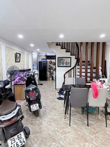 CC bán nhà phố Nguyễn Khánh Toàn DT 40m2x5 tầng. Giá 12 tỷ