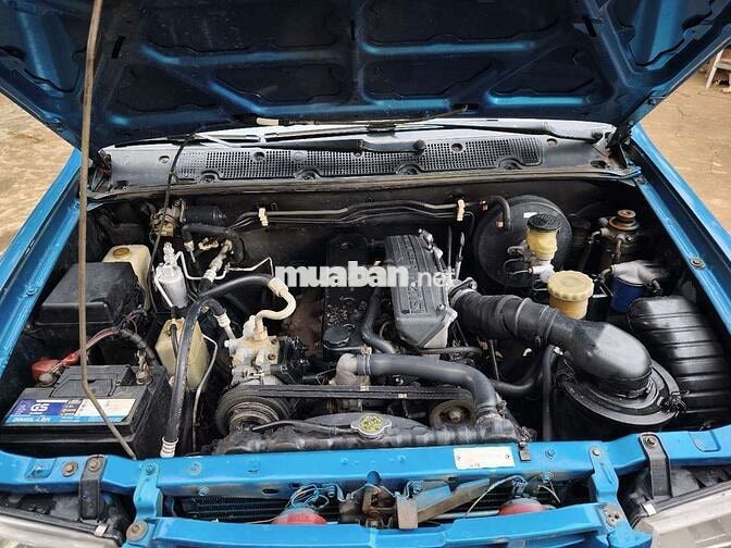 Isuzu Hilander 2003 Xanh