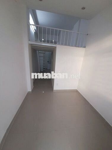 Phòng Duplex ban công lớn, mặt tiền đường 59, thoáng mát, có máy lạnh