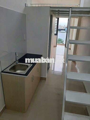Phòng Duplex ban công lớn, mặt tiền đường 59, thoáng mát, có máy lạnh