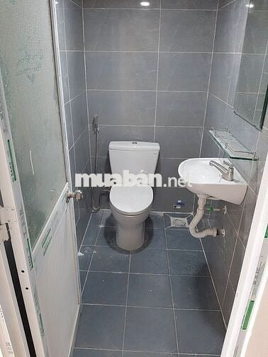 Phòng Duplex ban công lớn, mặt tiền đường 59, thoáng mát, có máy lạnh