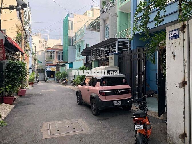 CẦN BÁN GẤP NHÀ MẶT TIỀN HẺM NHỰA XE TẢI LỚN
