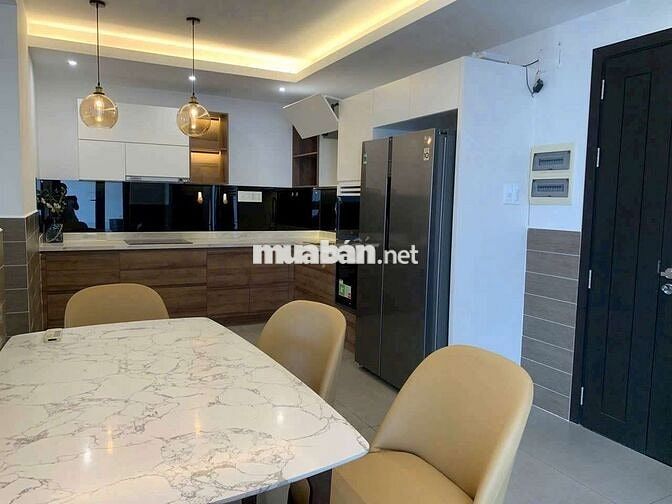🌺cho thuê penthouse sân vườn*Cc BellezaQ7*Dt 84m2*3pn- Giá 15 triệu 