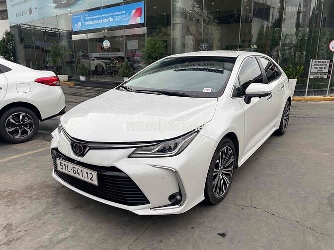 Toyota Corolla Altis 1.8V 2023 / Giá thương lượng