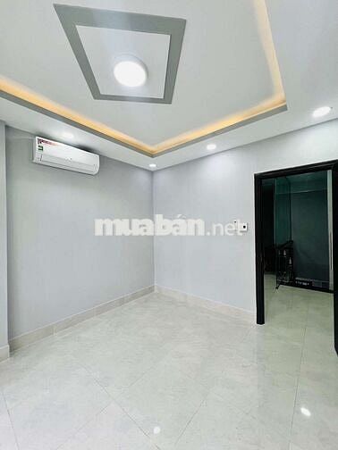 Bán nhà Hẻm 8m, Minh Phụng _ 3/2 , quận 11  -  40m2 
