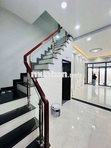 Bán nhà Hẻm 8m, Minh Phụng _ 3/2 , quận 11  -  40m2 