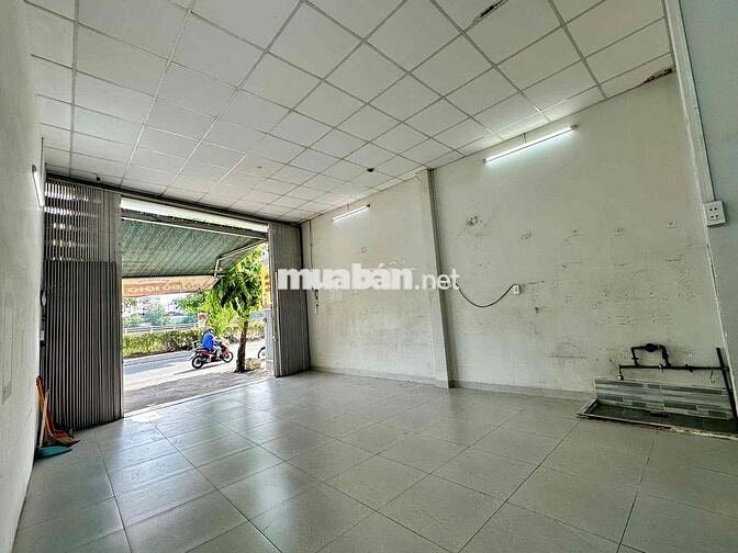 MBKD MẶT TIỀN TRẦN XUÂN SOẠN QUẬN 7 DÂN CƯ QUA LẠI ĐÔNG ĐÚC SẦM UẤT