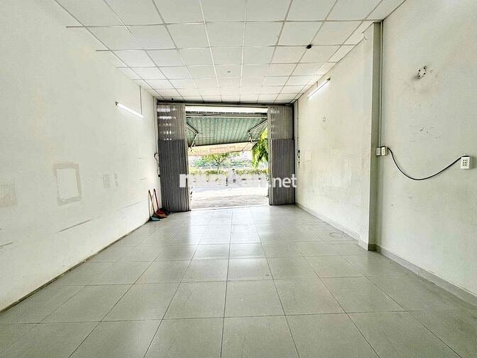 MBKD MẶT TIỀN TRẦN XUÂN SOẠN QUẬN 7 DÂN CƯ QUA LẠI ĐÔNG ĐÚC SẦM UẤT