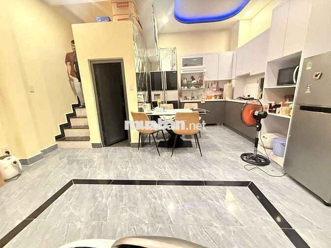 TÂN BÌNH , 4 tỷ hơn, 36m2, 3 TẦNG ĐÚC , GIÁP Q10, Q3, PN