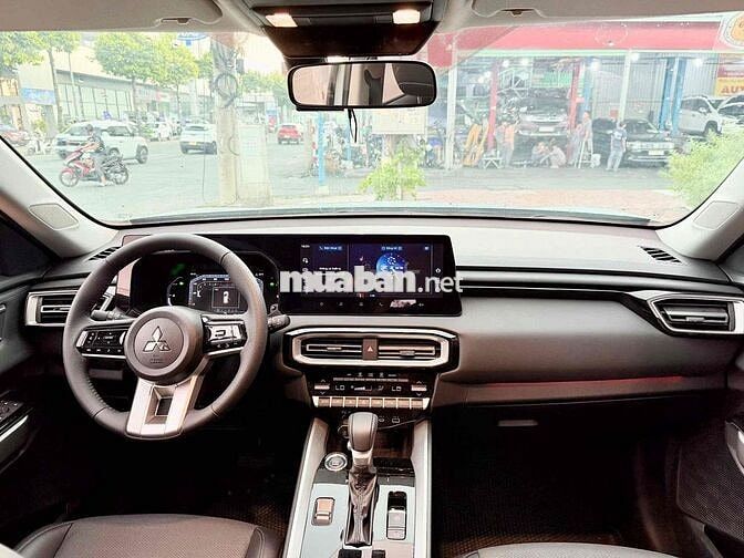 Mitsubishi Destinator Premium 2026 1.920km Trắng