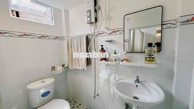 Nhà Nhỏ 15m2 Q4 Gần Công Viên, Kế Q1 Q7