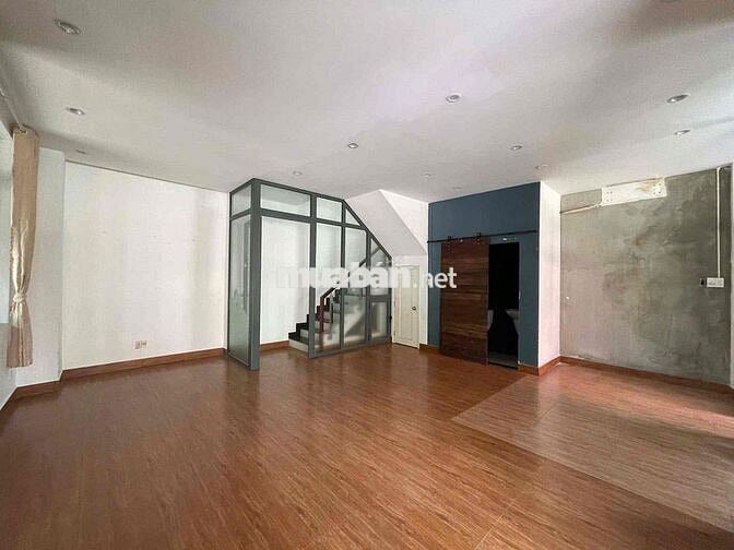 Nhà Hiệp Thành căn góc 1 trệt 2 Lầu 4pn 3wc sẵn 3 máy lạnh