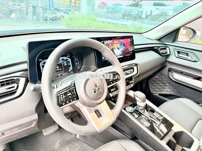 Mitsubishi Destinator Premium 2026 1.920km Trắng