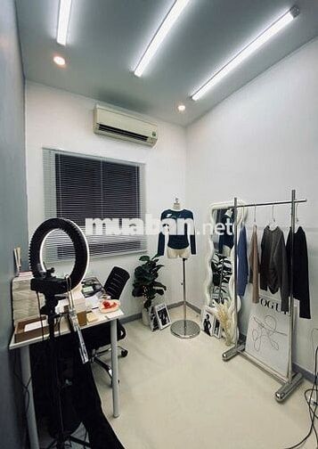 Nhà Nguyên Căn Full Nội Thất Đường Nguyễn Duy Dương - 2PN 2WC