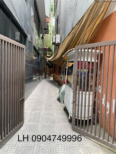 Bán nhà mặt phố Long Biên 2, Diện tích 223m2 đất, sổ đỏ chính chủ