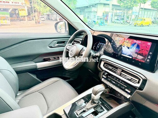 Mitsubishi Destinator Premium 2026 1.920km Trắng