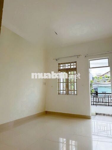 CHO THUÊ NHÀ MT HỌ LÊ  phường Phú Thọ Hoà: 3,8 x 20 m đúc 1 trệt , 1 t