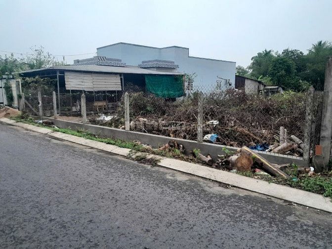 Đất mặt tiền Lăng Hoàng Gia, Tp Gò Công, 880m2 vuông vứt đẹp 3,7 tỷ
