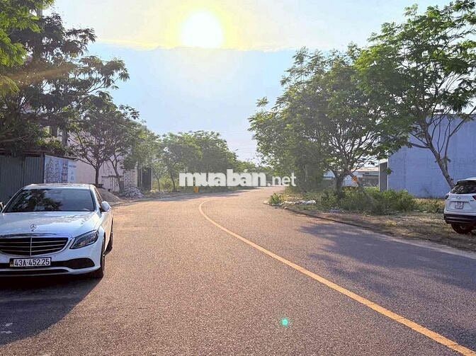 Lô đất gần trường FPT city, sổ sẵn kinh doanh tốt