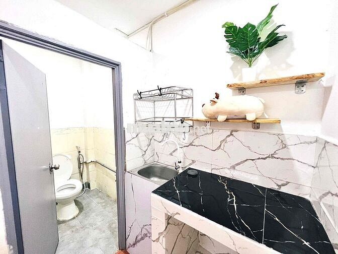PHÒNG TRỌ GIÁ RẺ - RỘNG 30M2 - GÁC CAO 2M - GẦN BỆNH VIỆN BÌNH TÂN