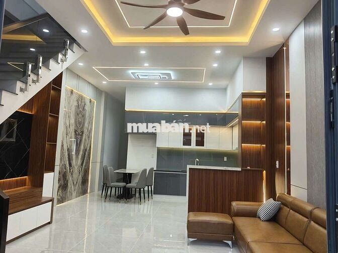 Nhà 1 trệt 2 lầu Full nội thất hẻm 121 DX 006 vào 20m.gpxd cấp chính