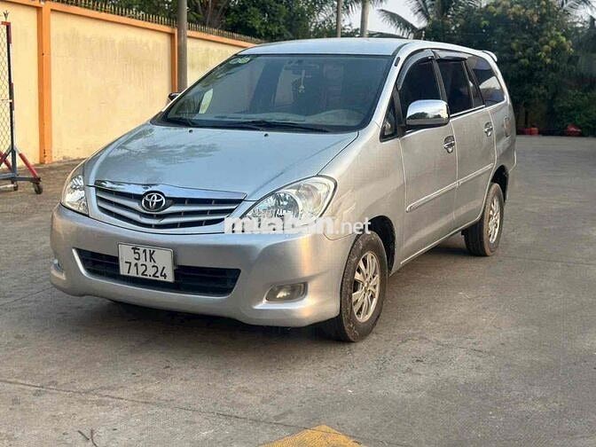 Toyota Innova J 2009 Bạc