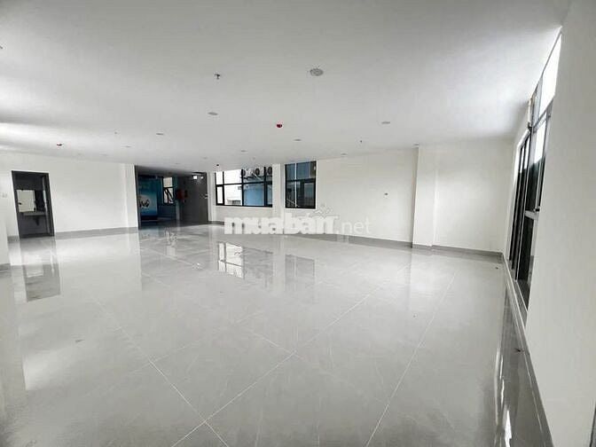 Cho thuê nhà mặt tiền 3 tầng đường Trần Phú, vị trí miễn chê