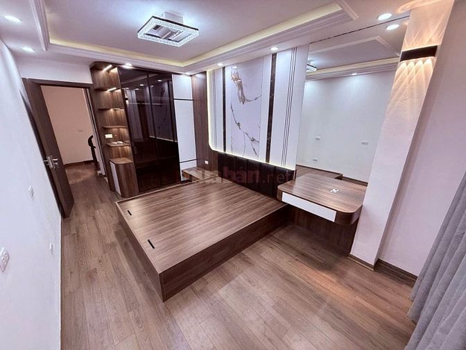 Hiếm! nhà Xuân Thủy, VF3 lùi cửa, Cạnh HV Báo Chí, 6 tầng,11t