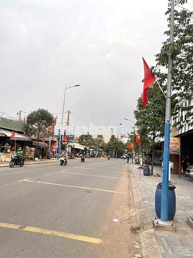 nhà mặt tiền kinh doanh 1 trệt 2 lầu TÂN ĐÔNG HIỆP,đường 12m đông đúc