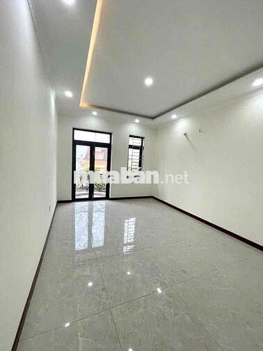 nhà mặt tiền kinh doanh 1 trệt 2 lầu TÂN ĐÔNG HIỆP,đường 12m đông đúc