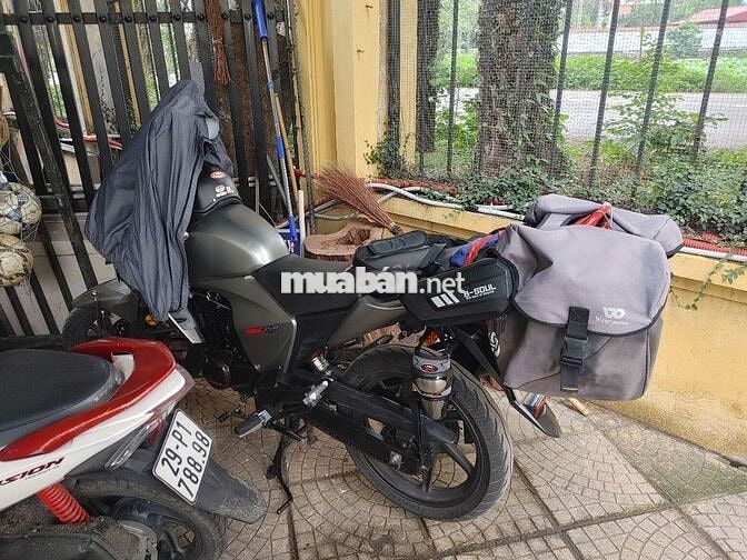 Honda CB150 Xám
