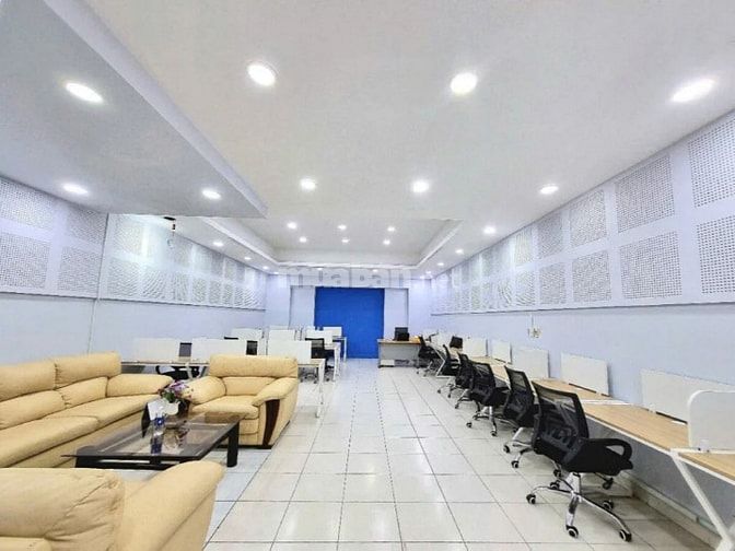 Cho Thuê Văn Phòng MT Nguyễn Văn Linh, Phú Mỹ Hưng 6x18m toilet riêng