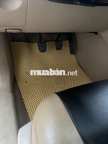 Chevrolet Captiva Vàng cát 7 chỗ