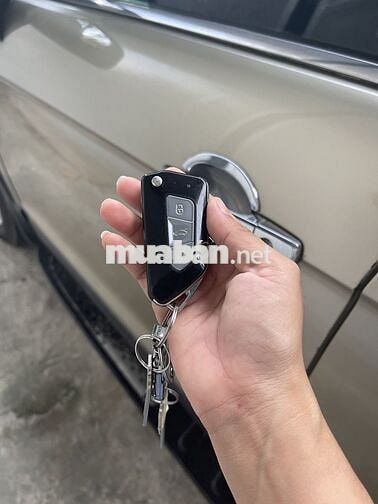 Chevrolet Captiva Vàng cát 7 chỗ