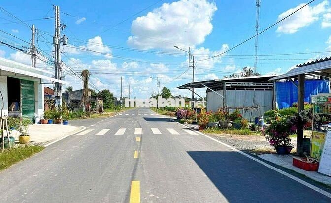 TÔI CẦN BÁN ĐẤT MT ĐƯỜNG NGUYỄN VĂN KHẠ, DT 15X16 TÂN AN HỘI CỦ CHI