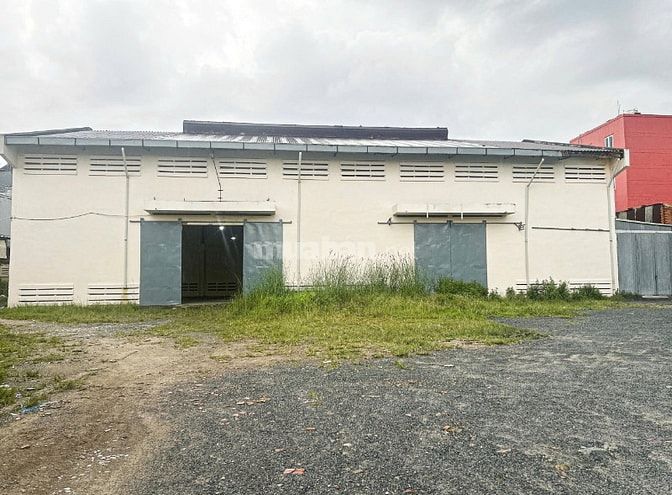 Cho thuê xưởng 800m2 trần cao 8m, Trung tâm thị trấn hóc môn, HCM