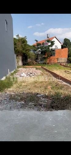 Bán lô 260m, thổ cư 215m, sổ riêng nở hậu hinh L, 1 sẹc TH4, sát tt HM