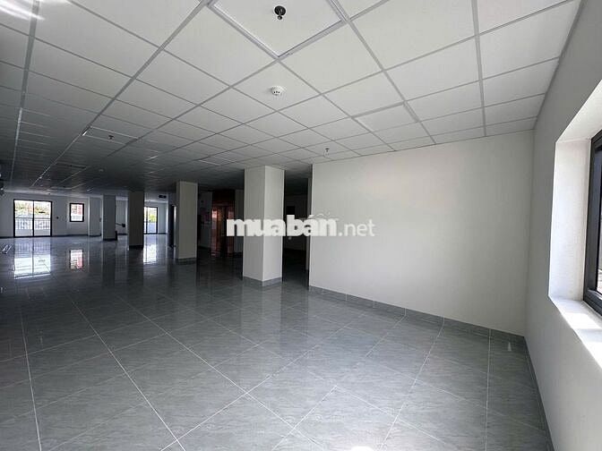 Cho thuê văn phòng mặt tiền đường Ngô Quyền - Diện tích linh động