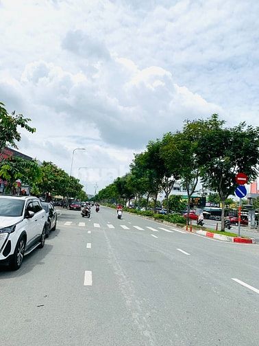Bán Mặt tiền Trần Não 112m2 giảm từ 45tỷ về 35 tỷ chủ ngộp ngân hàng