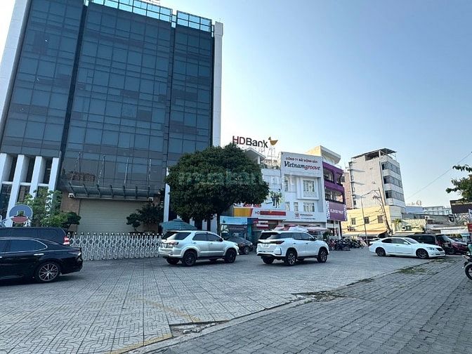 Bán Mặt tiền Trần Não 112m2 giảm từ 45tỷ về 35 tỷ chủ ngộp ngân hàng