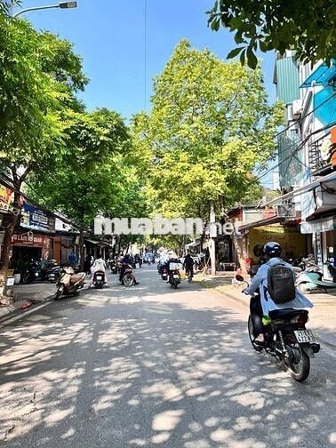 Bán gấp Xuân La - lô góc dân xây - ô tô lùi cửa - full nội thất ở ngay