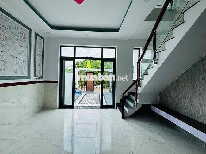 chủ nhà kẹt tiền nên bán gấp căn nhà đẹp giá cực tốt