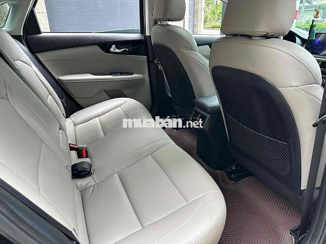 Cần Bán Kia Cerato 2019 1.6 Luxury Đen xe đẹp☎️☎️☎️